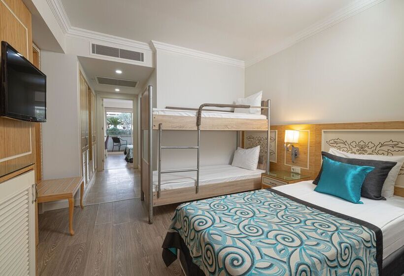 غرفة عائلية, Crystal Waterworld Resort & Spa - Ultimate All Inclusive