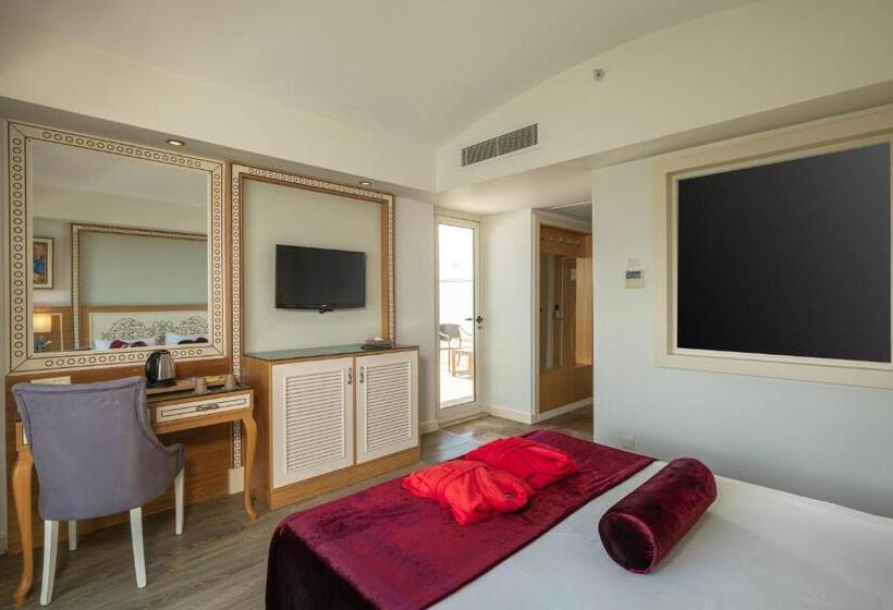 جناح مزود بجاكوزى, Crystal Waterworld Resort & Spa - Ultimate All Inclusive