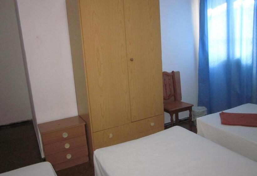 חדר סטנדרט לשלושה, Hostal Casa De Huéspedes San Fernando   Adults Only