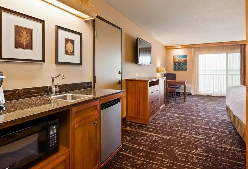 ダブルベッドスタンダードルーム, Best Western Premier The Lodge On Lake Detroit