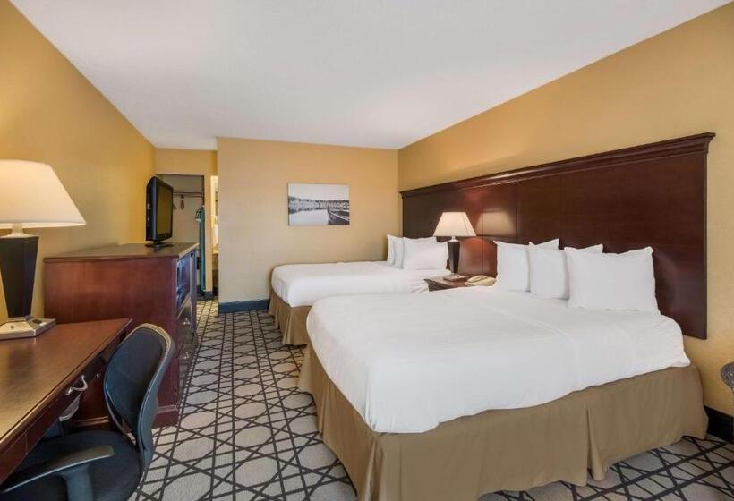 Номер Стандарт 2 Двуспальные Кровати, Best Western University Inn