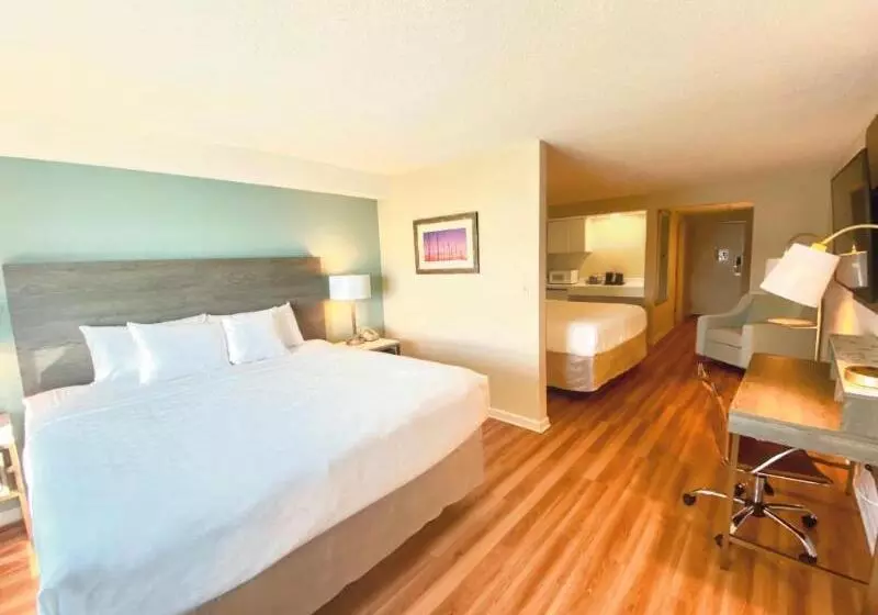 キングサイズベッドのスタンダードルーム, Comfort Inn At Newport Beach Middletown