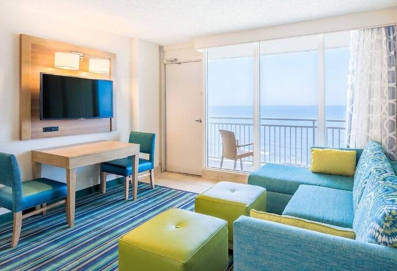 سوییت, Comfort Suites Beachfront