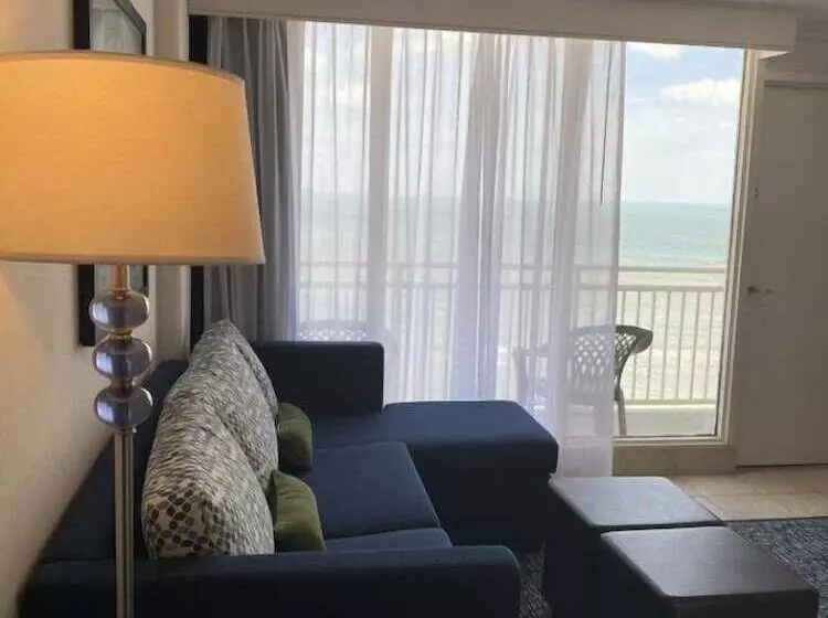 身障者適用スイートルーム, Comfort Suites Beachfront