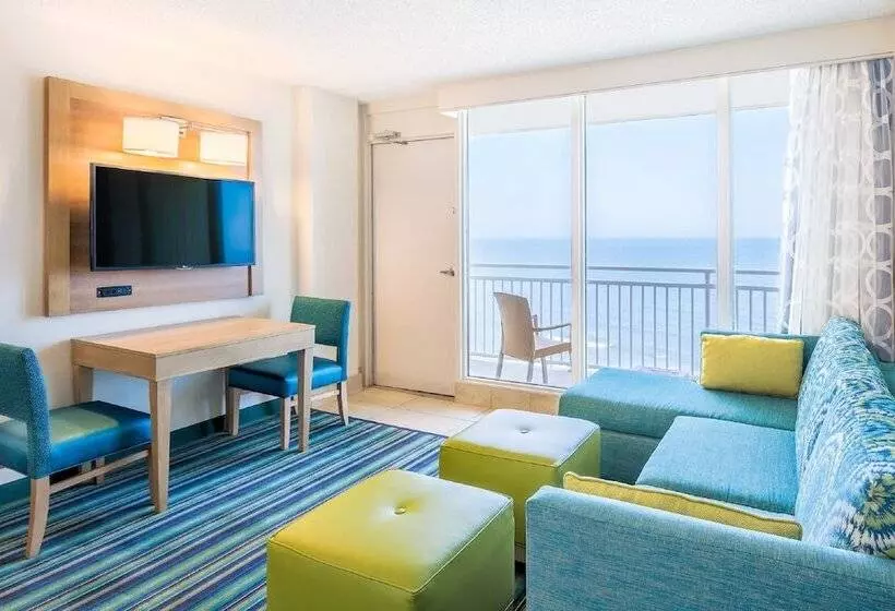身障者適用スイートルーム, Comfort Suites Beachfront