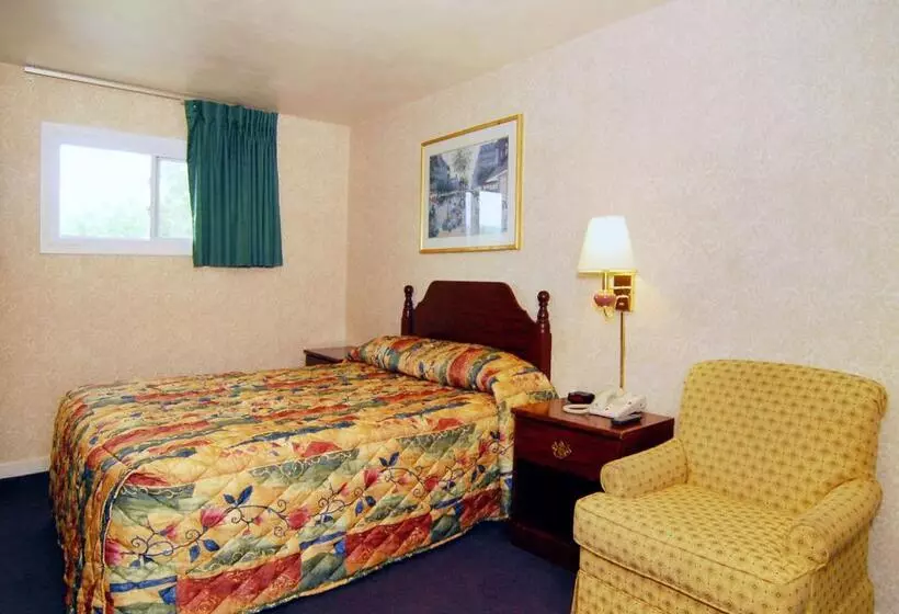 キングサイズベッドのスタンダードルーム, Econo Lodge Bellefonte I99