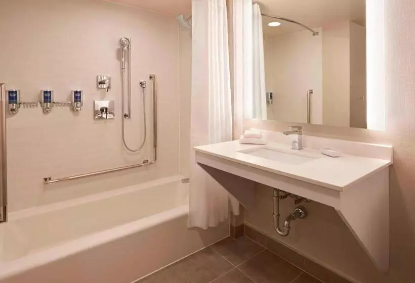 スタンダードルーム, Four Points By Sheraton Hamilton  Stoney Creek