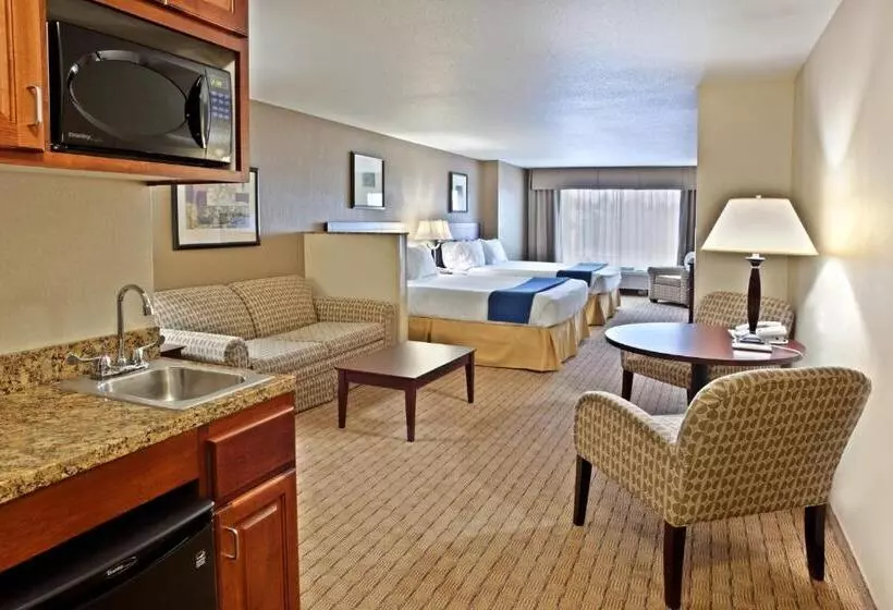 キングサイズベッドのスイートルーム, Holiday Inn Express Hotel & Suites Vancouver Mall Portland Area, An Ihg