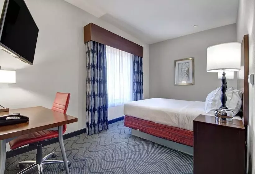 スイート, Holiday Inn Express And Suites Oklahoma City North, An Ihg
