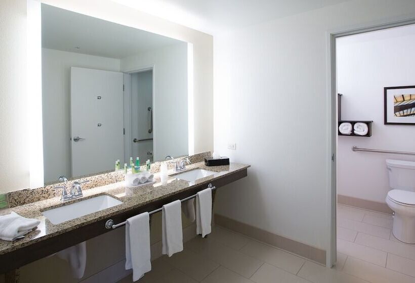 جناح, Holiday Inn Express Pocatello, An Ihg