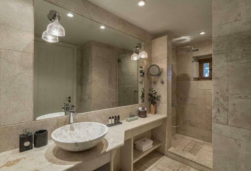 주니어 스위트, Kinsterna