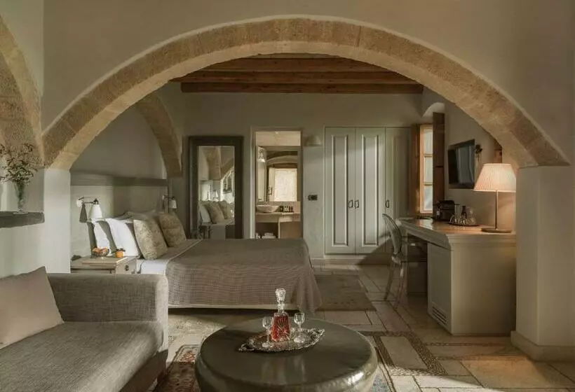 Junior Suite, Kinsterna