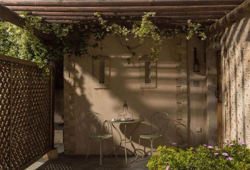 스탠다드 룸, Kinsterna