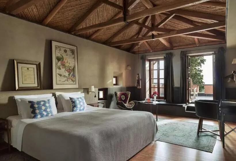 Chambre Premium, Kinsterna