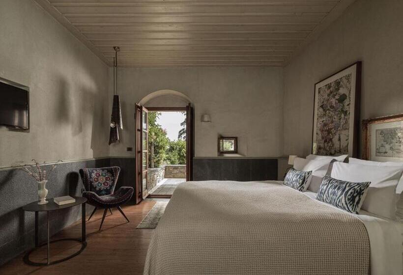 디럭스 룸, Kinsterna