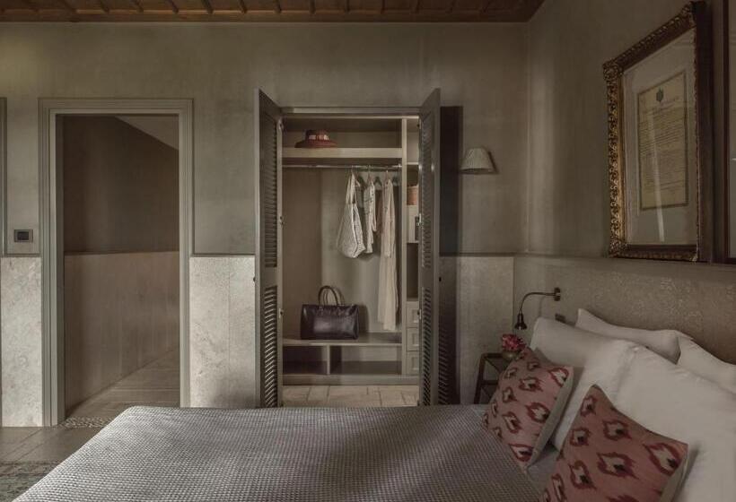 마스터 룸, Kinsterna