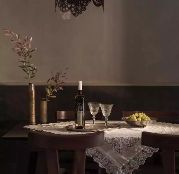 Chambre Master, Kinsterna