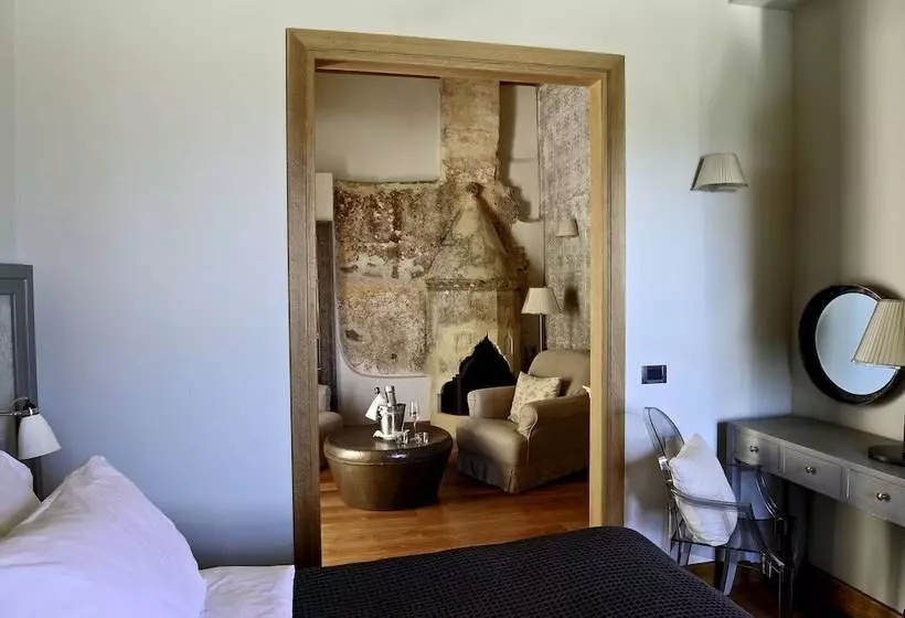 Junior Suite, Kinsterna