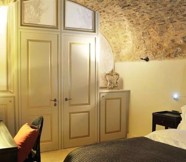 Suite, Kinsterna