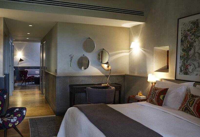 마스터 룸, Kinsterna