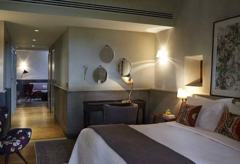 Chambre Master, Kinsterna