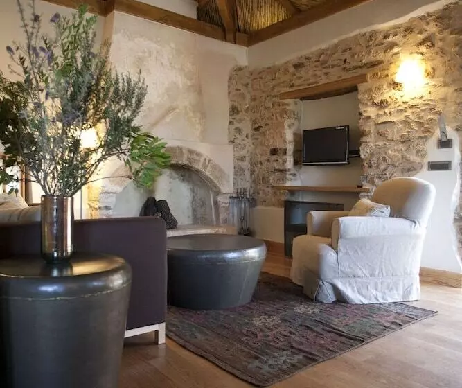 Suite Familiale, Kinsterna