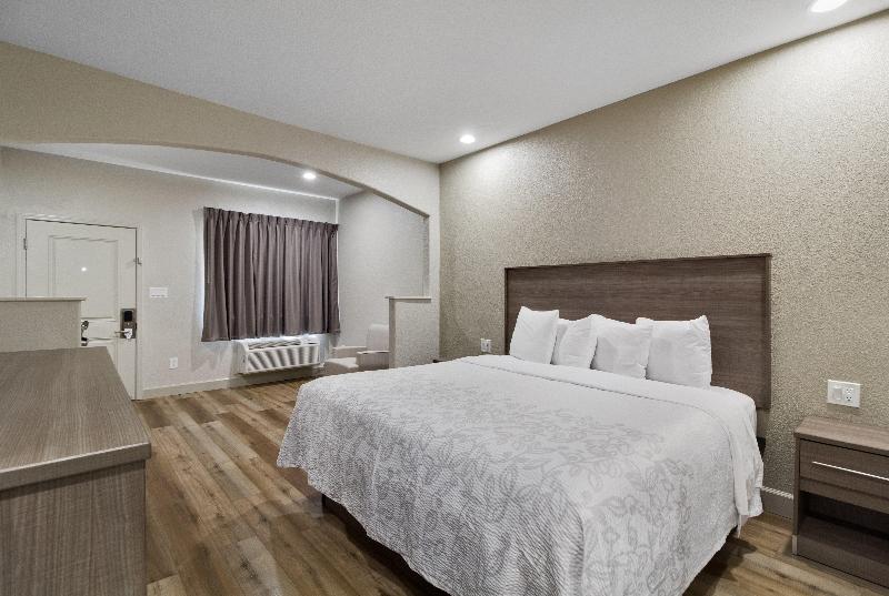 اتاق پرمیوم, Red Roof Inn Plus + Galveston Beachfront