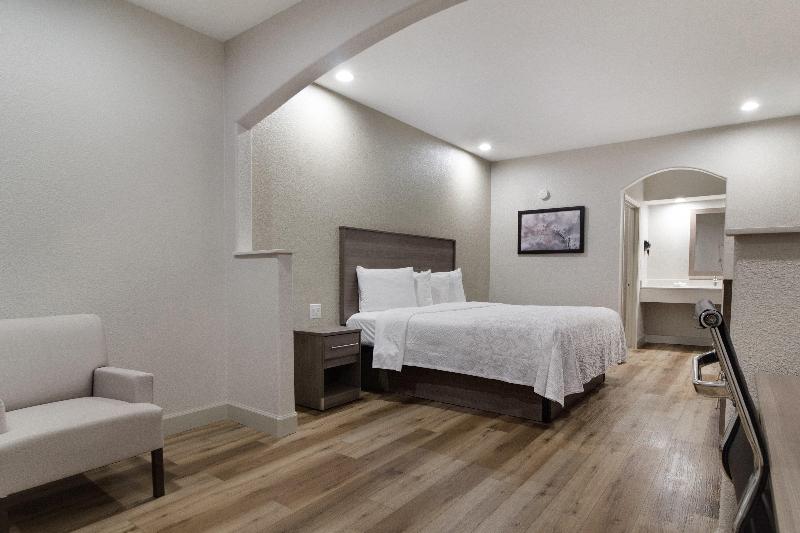 اتاق پرمیوم, Red Roof Inn Plus + Galveston Beachfront