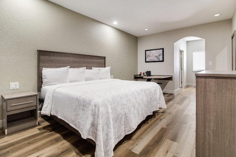 اتاق سوپریور, Red Roof Inn Plus + Galveston   Beachfront
