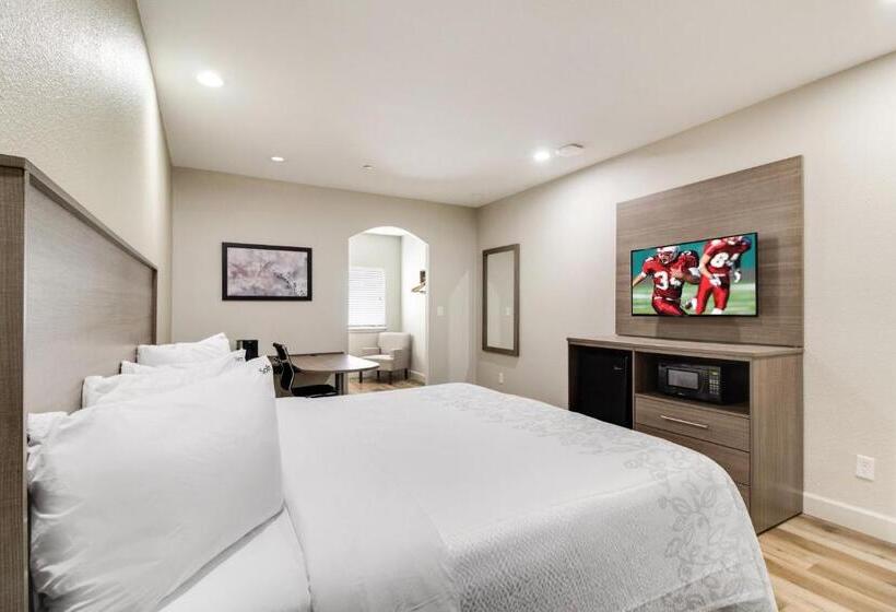 اتاق سوپریور با تخت بزرگ, Red Roof Inn Plus + Galveston Beachfront