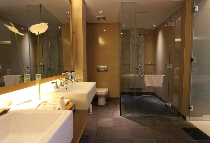 סוויטה, Ossotel Legian