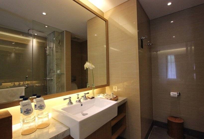 Номер Deluxe, Ossotel Legian