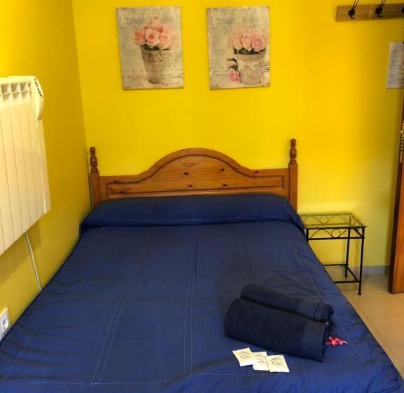 اتاق استاندارد با سرویس بهداشتی مشترک, Pensión Macarena