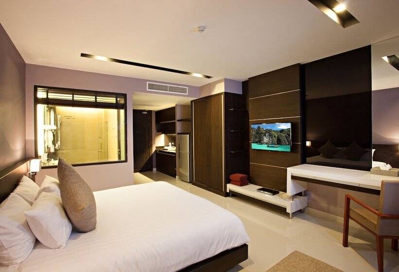 디럭스 룸, The Charm Resort Phuket Sha Certified