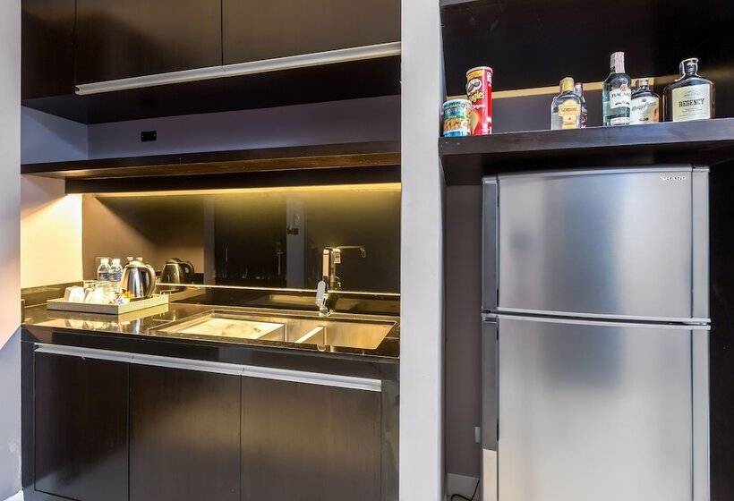 주니어 스위트, The Charm Resort Phuket Sha Certified