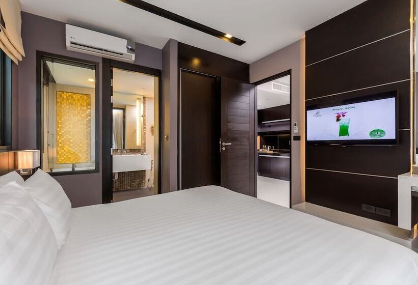 주니어 스위트, The Charm Resort Phuket Sha Certified