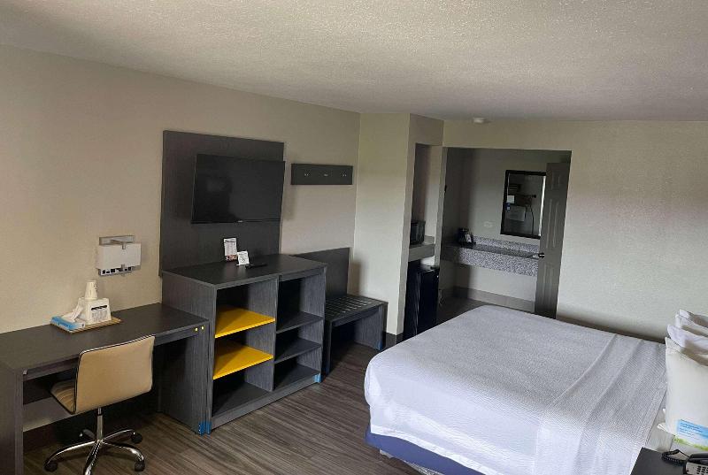 주니어 스위트, The Charm Resort Phuket Sha Certified