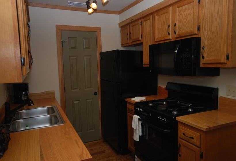 جناح, The Resort At Schlitterbahn