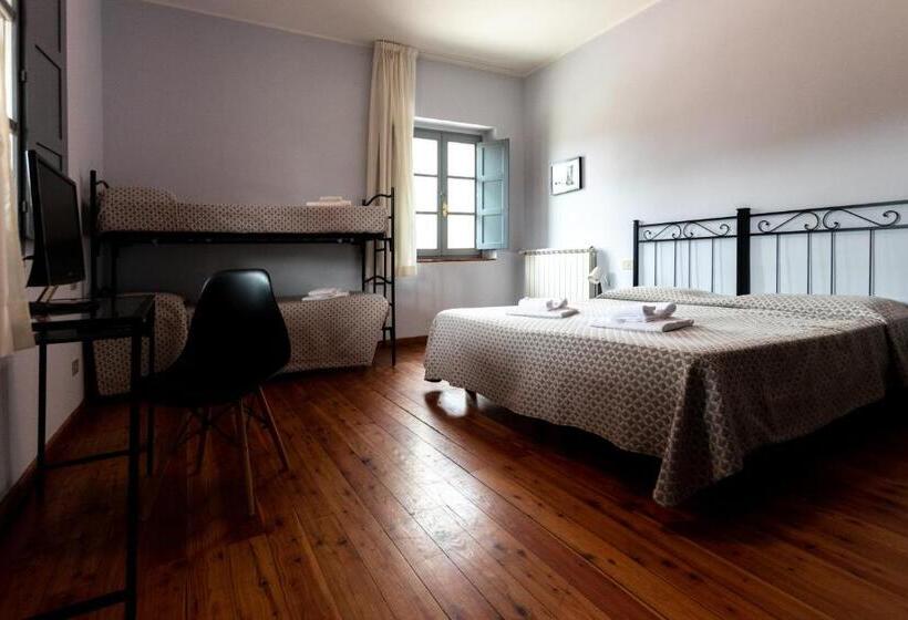 Chambre Quadruple Standard, Casale La Sterpaia