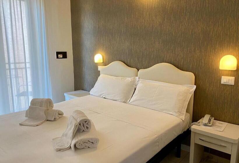 اتاق استاندارد با بالکن, Berenice