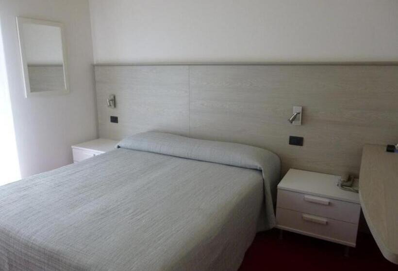 اتاق استاندارد با بالکن, Berenice