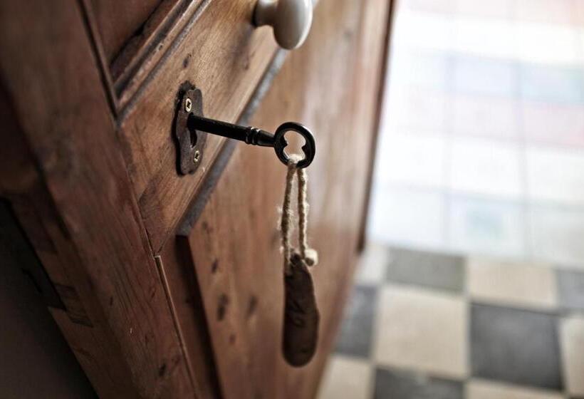 اتاق استاندارد یک نفره, Ca S Papà