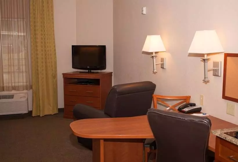 スタンダードスタジオ, Candlewood Suites Logan By Ihg