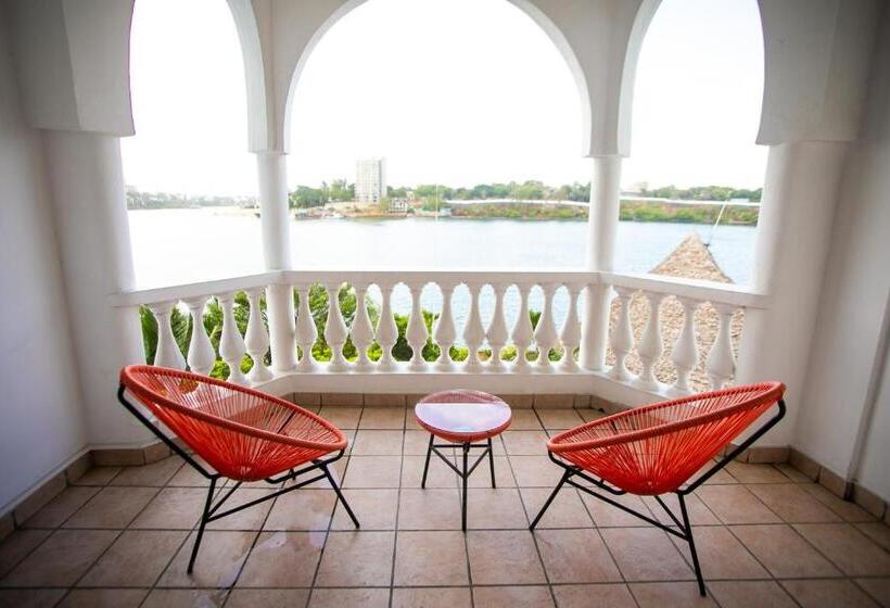 اتاق لوکس با چشمانداز, Cityblue Creekside Hotel & Suites