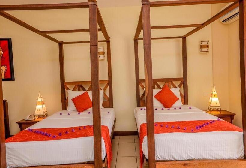 اتاق استاندارد با چشمانداز باغ, Cityblue Creekside Hotel & Suites