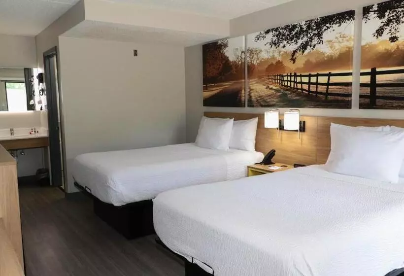 ２ダブルベッドのスタンダードルーム, Days Inn By Wyndham Farmville