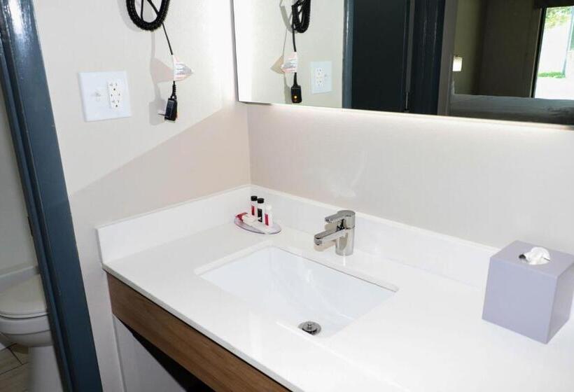 2ダブルベッドのスタンダードルーム, Days Inn By Wyndham Farmville