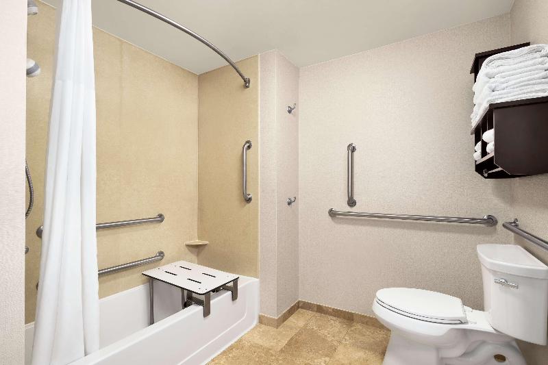 Номер Стандарт Адаптированный для Инвалидов, Hampton Inn Portland Downtownwaterfront