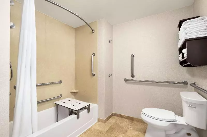 اتاق استاندارد برای معلولان, Hampton Inn Portland Downtownwaterfront