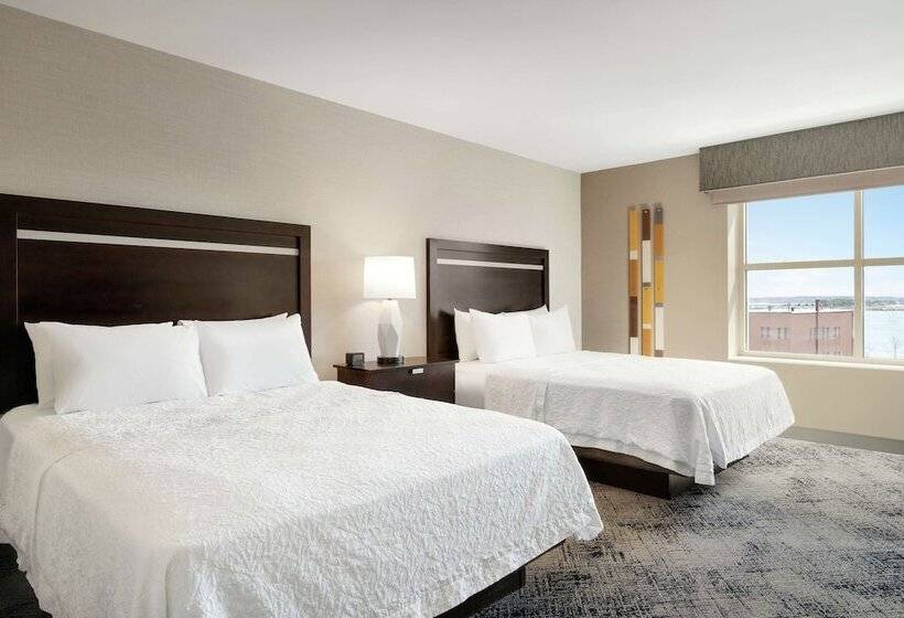 חדר סטנדרט שתי מיטות זוגיות, Hampton Inn Portland Downtownwaterfront